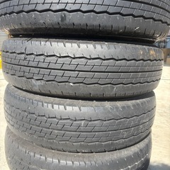 ハイエースタイヤ　195/80R15 107/105の画像