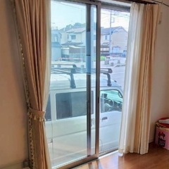 カーテンの画像