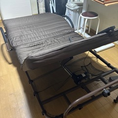 電動リクライニング介護ベッドの画像