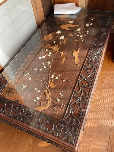 座卓　100キロぐらいあるかもしれません