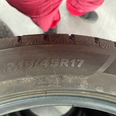 215/45R17 冬タイヤ４本セットの画像