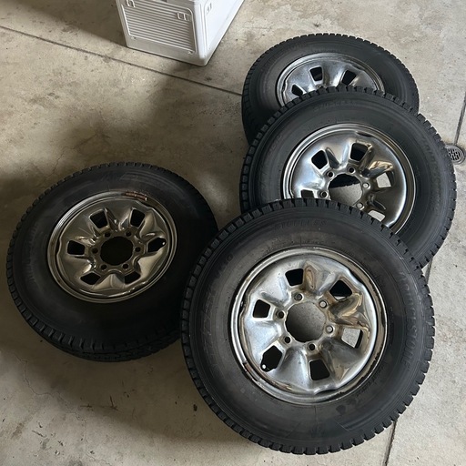 ブリヂストンブリザック　冬タイヤ　23年製