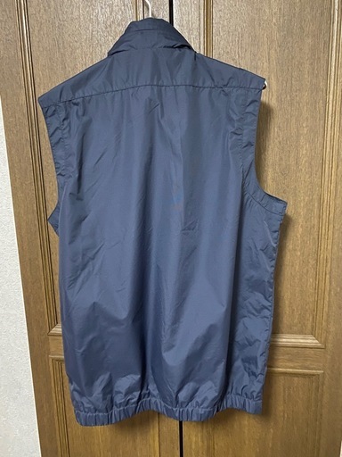 【Y00018】 EMPORIO ARMANI（エンポリオアルマーニ）　ウィンドブレーカーベスト　M