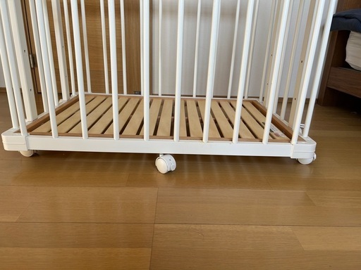 ファルスカ　ベビーベッド　90×60