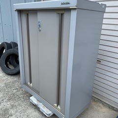 INABA 物置　収納庫　イナバ　鍵なし　高さ110cm横91cm奥行き43.5cmの画像