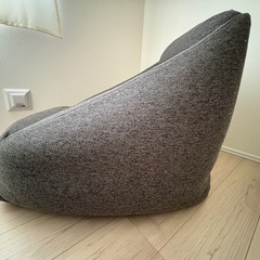 空気でできたソファの画像
