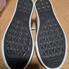 新品☆ハイカットキャンバススニーカー　22.5-23.0cmの画像