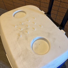 キャリー付きクーラーボックスの画像