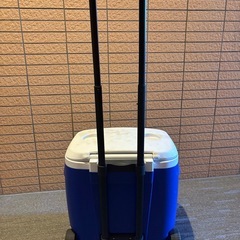 キャリー付きクーラーボックスの画像