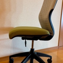 オカムラ　オフィスチェア　椅子の画像