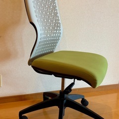 オカムラ　オフィスチェア　椅子の画像