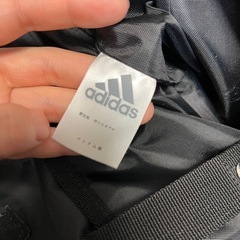 adidasポーチの画像