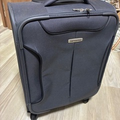 サムソナイトのスーツケース機内持ち込みサイズの画像
