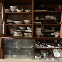 食器、鍋、家電などの画像