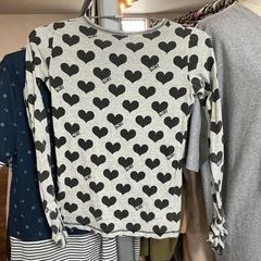 長袖Tシャツ👚ブランド服💖子供服キッズ服RONIハート柄🖤可愛い🥰Mサイズレディース女の子グレー•黒の画像