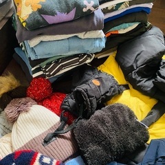 (受け渡し予定者とお話中)140cm 洋服セットの画像