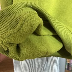 寒くなる季節に☃️子供服キッズ服メンズ男の子服👦サイズ140APFELTOWNスエットシャツ裏地あったか☺️黄緑•水色•赤•黒•白の画像