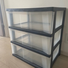 プラスチック衣装ケース