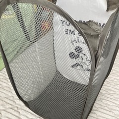 決定ランドリーバスケット　破れありの画像