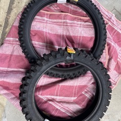 新品ピレリモトクロスタイヤ（値下げしました）の画像