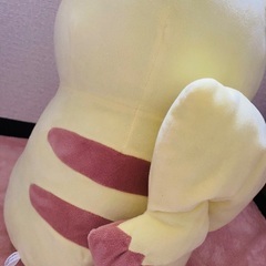 (受け渡し予定者とお話中)ピカチュウ BIGぬいぐるみの画像
