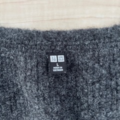 UNIQLO スフレヤーンVネックベストの画像