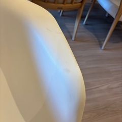 おしゃれな椅子　ホワイトの画像