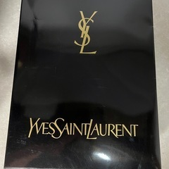 イヴサンローラン 肌がけ布団 140×190 未使用の画像