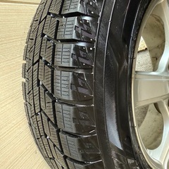 ほぼ新品　まだイボ残有り 2024年製 安心安全スタッドレス　 の画像
