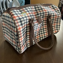 旅行先などに🛩️チェック柄ボストンバッグ🧳昭和レトロ✨旅行用バッグかばんビンテージ黒•赤•白•茶色の画像