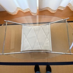 ガラステーブルの画像
