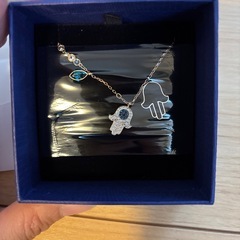 新品！SWAROVSKI ネックレスの画像