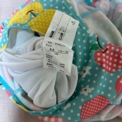 フリル付き果物柄キッズ水着 115-125の画像