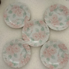 VIENNA HOUSE ケーキ皿と大皿の画像