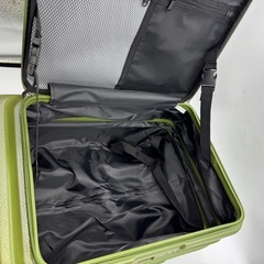 【新品未使用】スーツケース　キャリーケース　旅行バッグ　機内持ち可の画像