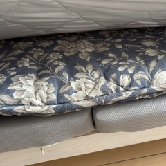 セミダブル　ベッドフレーム布団セットの画像