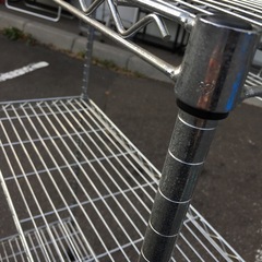 美原店　② メタルラック　アルミラック　スチールラック　3段　収納カゴ付き　キャスター付きの画像