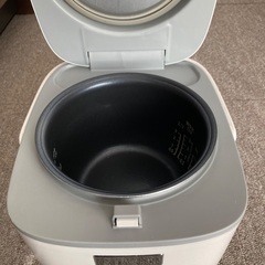 炊飯器の画像