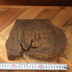 【引き取り限定。置き配。越前市内】置物　木製　花瓶敷き　工芸品の画像