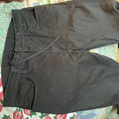 UNIQLO黒パンツの画像