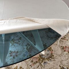 ゼロ円 中古　強化ガラス天板　直径120ｃｍ　きれい　三本足ですが結構安定していますの画像
