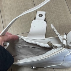 《未使用》ショルダーバッグ白の画像
