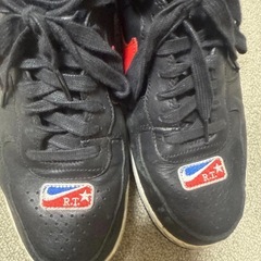 ナイキすにスニーカーの画像