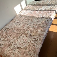 敷布団　花柄の画像