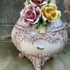 花瓶　花柄　洋風　かわいい　破損ありの画像