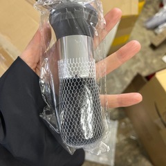 散髪ケープ 静電気防止 防水 ヘアーエプロン 子供大人兼用 カッティングクロス 無袖タイプ 調節可能 髪にくっつかない 美容エプロン ヘアカットケープ 散髪用ケープ 黒の画像