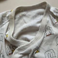UNIQLO ベビーボディースーツ60サイズ2枚の画像
