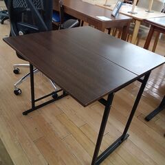 ★リユースのサカイつくば店★TK7084  折りたたみテーブル ダークブラウン H71×D38～76×W75 クリーニング済みの画像