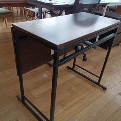 ★リユースのサカイつくば店★TK7084  折りたたみテーブル ダークブラウン H71×D38～76×W75 クリーニング済みの画像