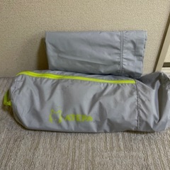 キャンプ用品コット.インフレータマットセットの画像